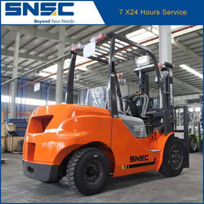 3.5T Piccolo carrello elevatore diesel Motore diesel arancione carrello elevatore giapponese Motore Isuzu