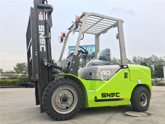 4 tonnellate di carrelli elevatori diesel 4000 kg di carrelli elevatori diesel da 3 a 6 m di altezza di sollevamento