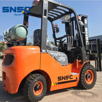 FL25 LPG Gas Forklift Giappone Nissan K25 LPG Forklift SNSC