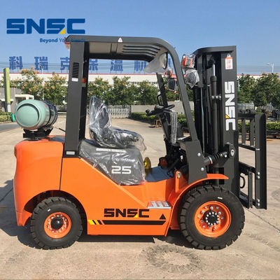 FL25 LPG Gas Forklift Giappone Nissan K25 LPG Forklift SNSC