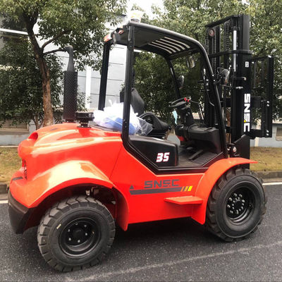 3.5 tonnellate di carrelli elevatori 4x4 Piccolo carrello elevatore per terreni accidentati FD35 Motore diesel