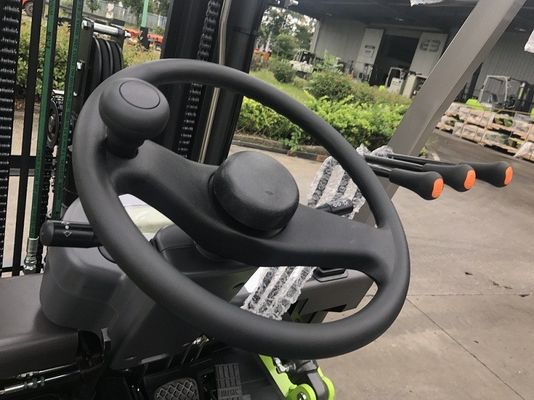 2 tonnellate e 2,5 tonnellate di carrelli elevatori elettrici 4 Pviots