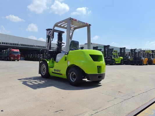 3 Ton Diesel Counterbalance Forklift with 3000kg Load Capacity, Comfortable Operator Cabin, and Smooth Hydraulic Lift